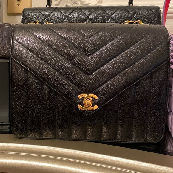 Gorgous VINTAGE Super RARE Chanel envelope flap 24k ghw BLACK CAVIAR - Picture 4 of 16